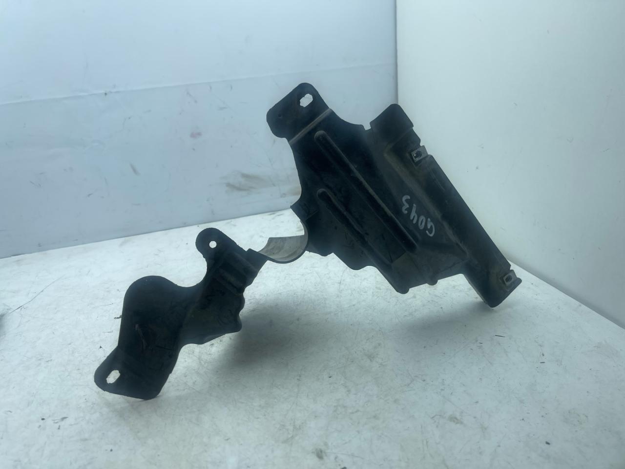 планка под капот Chevrolet Equinox 3 поколение 2019, 2.0 л., бензин, АКПП, черный, внедорожник 5 дв., полный привод, 84328562 - фото №1