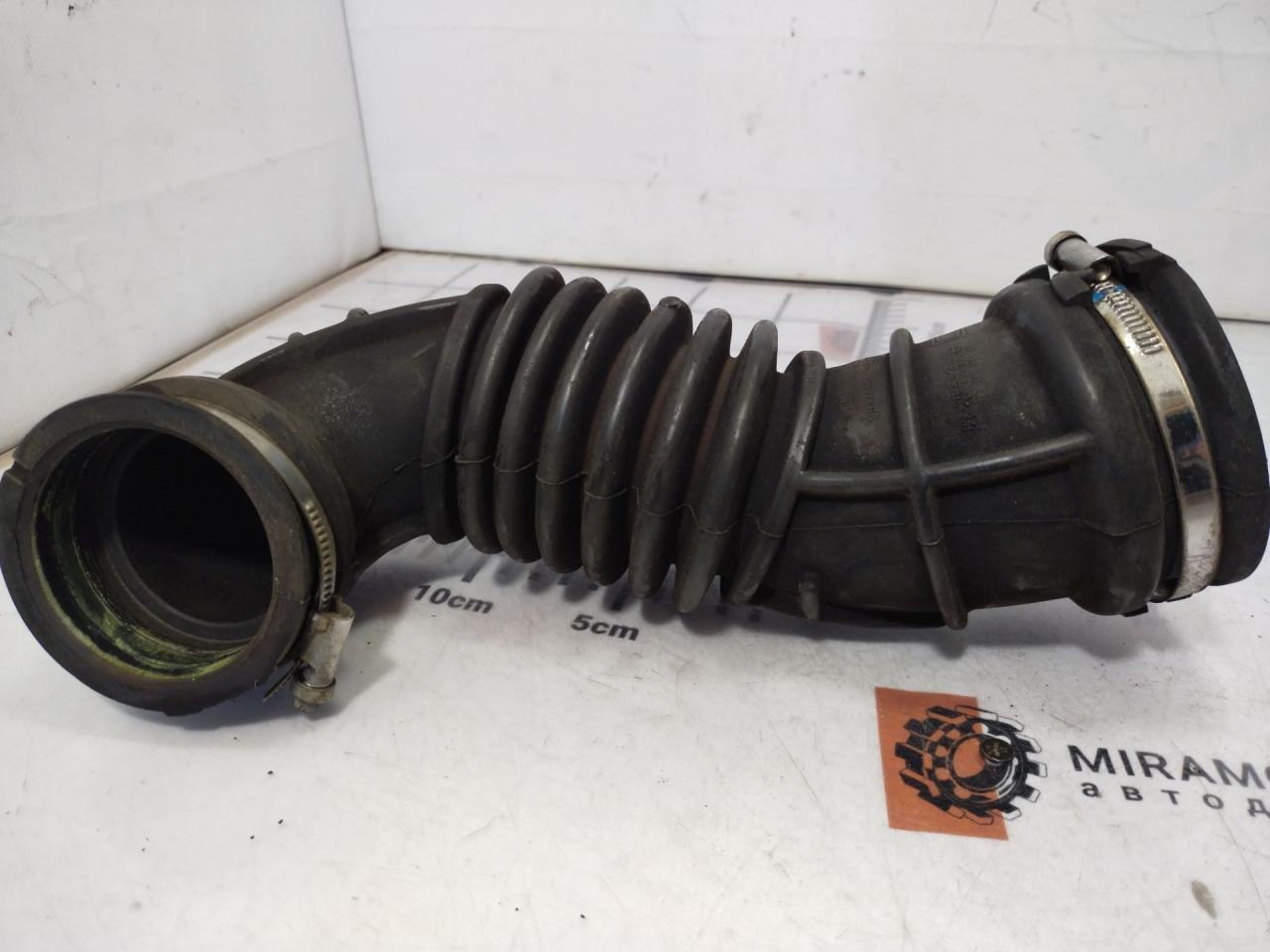 патрубок воздушного фильтра Buick Encore 1 поколение 2014, 1.4 л., бензин, АКПП, баклажан, внедорожник 5 дв., 95374554 - фото №1