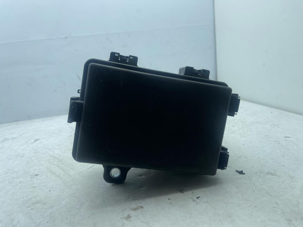 блок предохранителей Acura RDX 3 поколение 2019, 2.0 л., бензин, АКПП, белый, внедорожник 5 дв., полный привод - фото №1