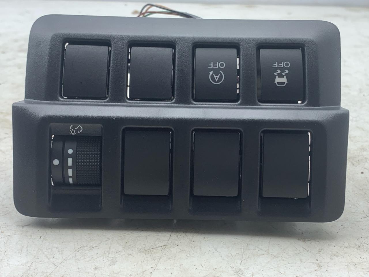 кнопка (выключатель) Subaru Forester 5 поколение (SK) 2020, 2.5 л., бензин, АКПП, серый, внедорожник 5 дв., полный привод - фото №1