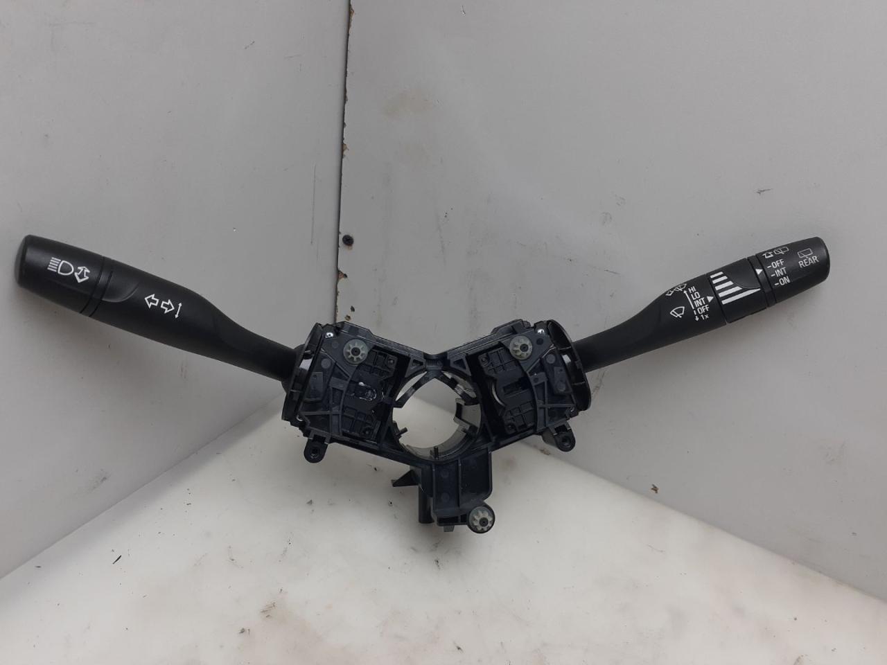 переключатель подрулевой (стрекоза) Chevrolet Equinox 3 поколение 2019, 2.0 л., бензин, АКПП, черный, внедорожник 5 дв., полный привод, 84252192 - фото №1