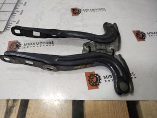 петля капота Chevrolet Equinox 3 поколение 2018, 2.0 л., бензин, АКПП, синий, внедорожник 5 дв., передний привод, 84054683, 84054684