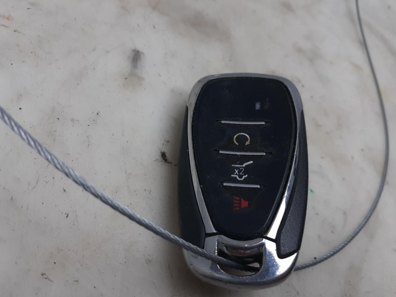 ключ Chevrolet Equinox 3 поколение 2019, 2.0 л., бензин, АКПП, черный, внедорожник 5 дв., полный привод - фото №1