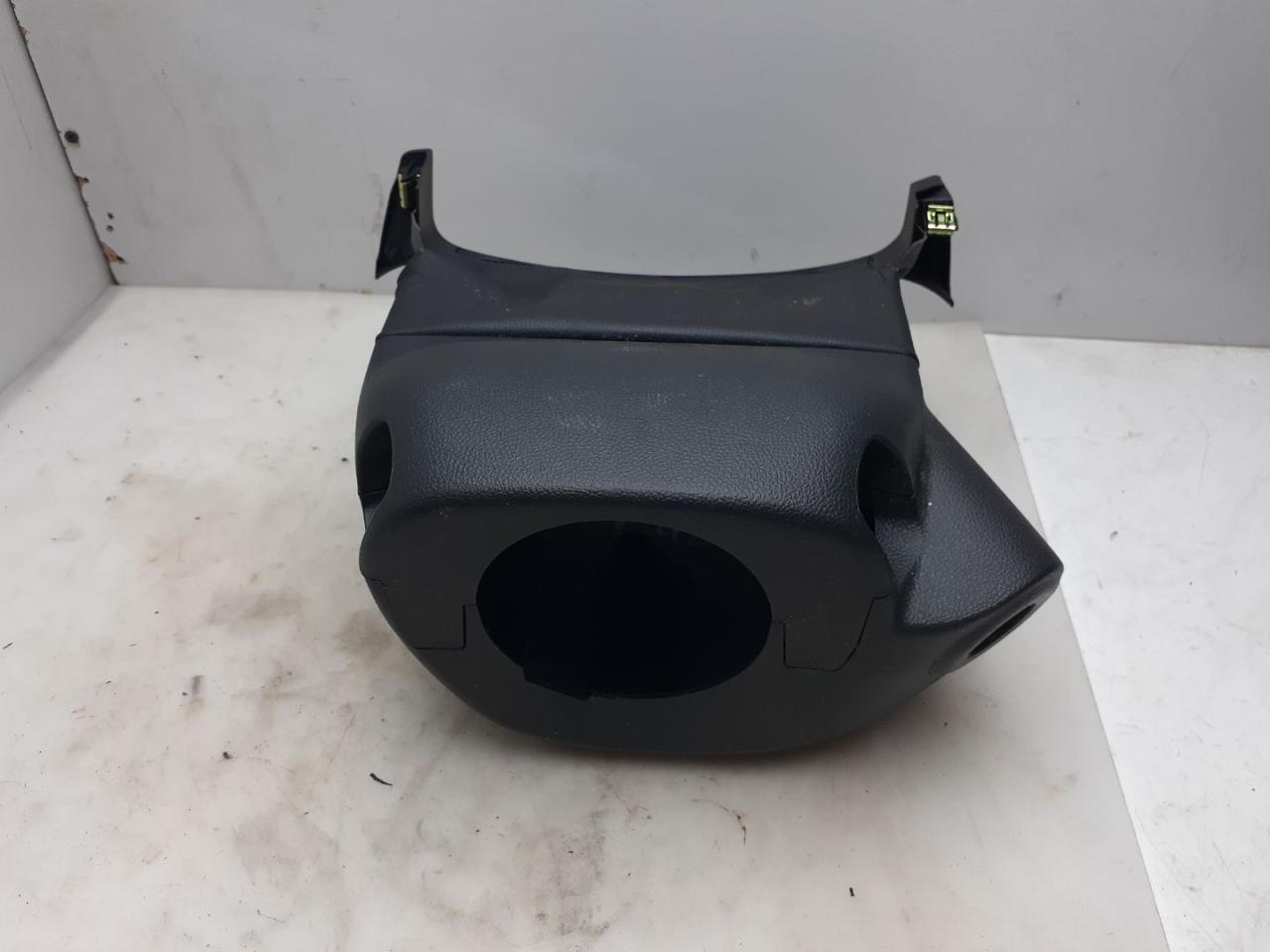 кожух рулевой колонки Buick Encore 1 поколение 2014, 1.4 л., бензин, АКПП, баклажан, внедорожник 5 дв. - фото №1