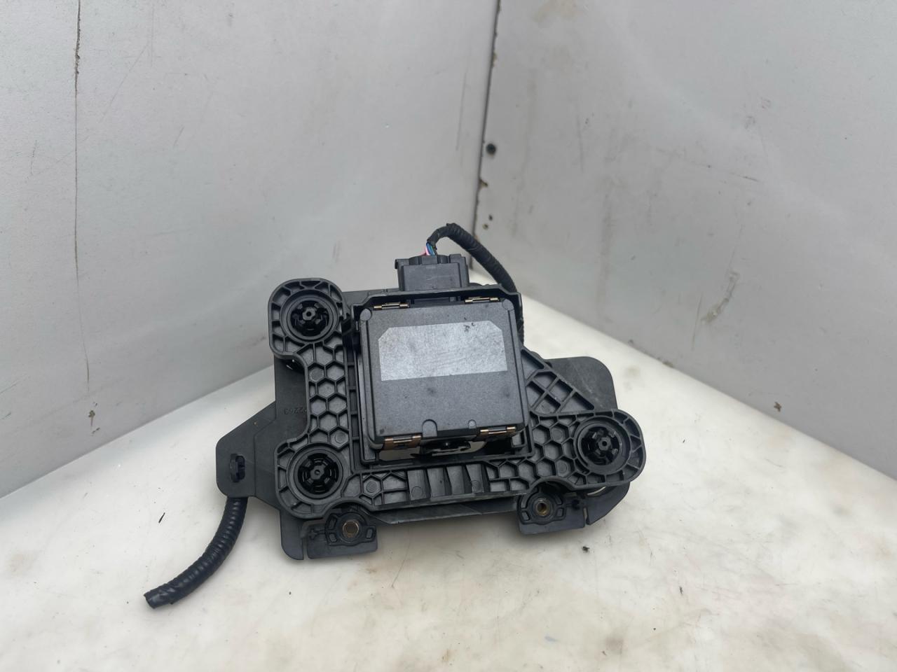 радар / датчик активного круиз контроля Acura RDX 3 поколение 2019, 2.0 л., бензин, АКПП, белый, внедорожник 5 дв., полный привод, 36801TJBA040 - фото №1