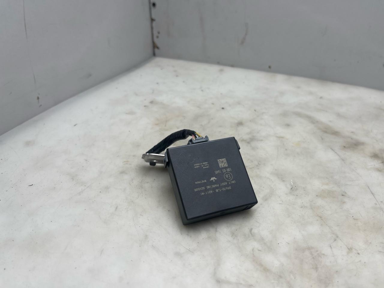 блок управления парктрониками Acura RDX 3 поколение 2019, 2.0 л., бензин, АКПП, белый, внедорожник 5 дв., полный привод, 39670TJBA011M1 - фото №1