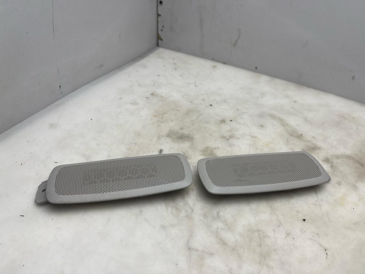 накладка (сетка) динамика Acura RDX 3 поколение 2019, 2.0 л., бензин, АКПП, белый, внедорожник 5 дв., полный привод, 83200TJBA2 - фото №1