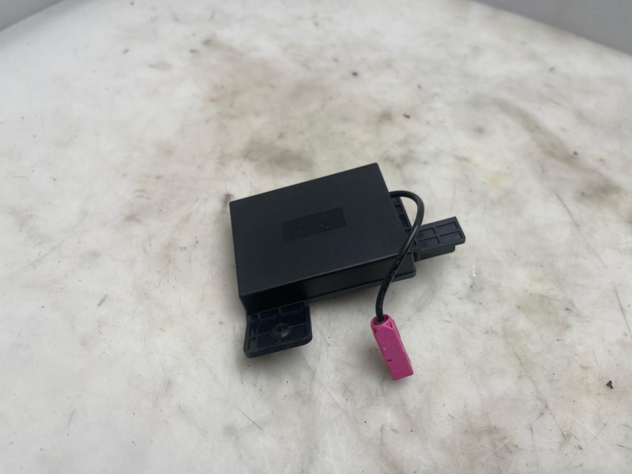 антенна Acura RDX 3 поколение 2019, 2.0 л., бензин, АКПП, белый, внедорожник 5 дв., полный привод, 9515TJBA011M1 - фото №1