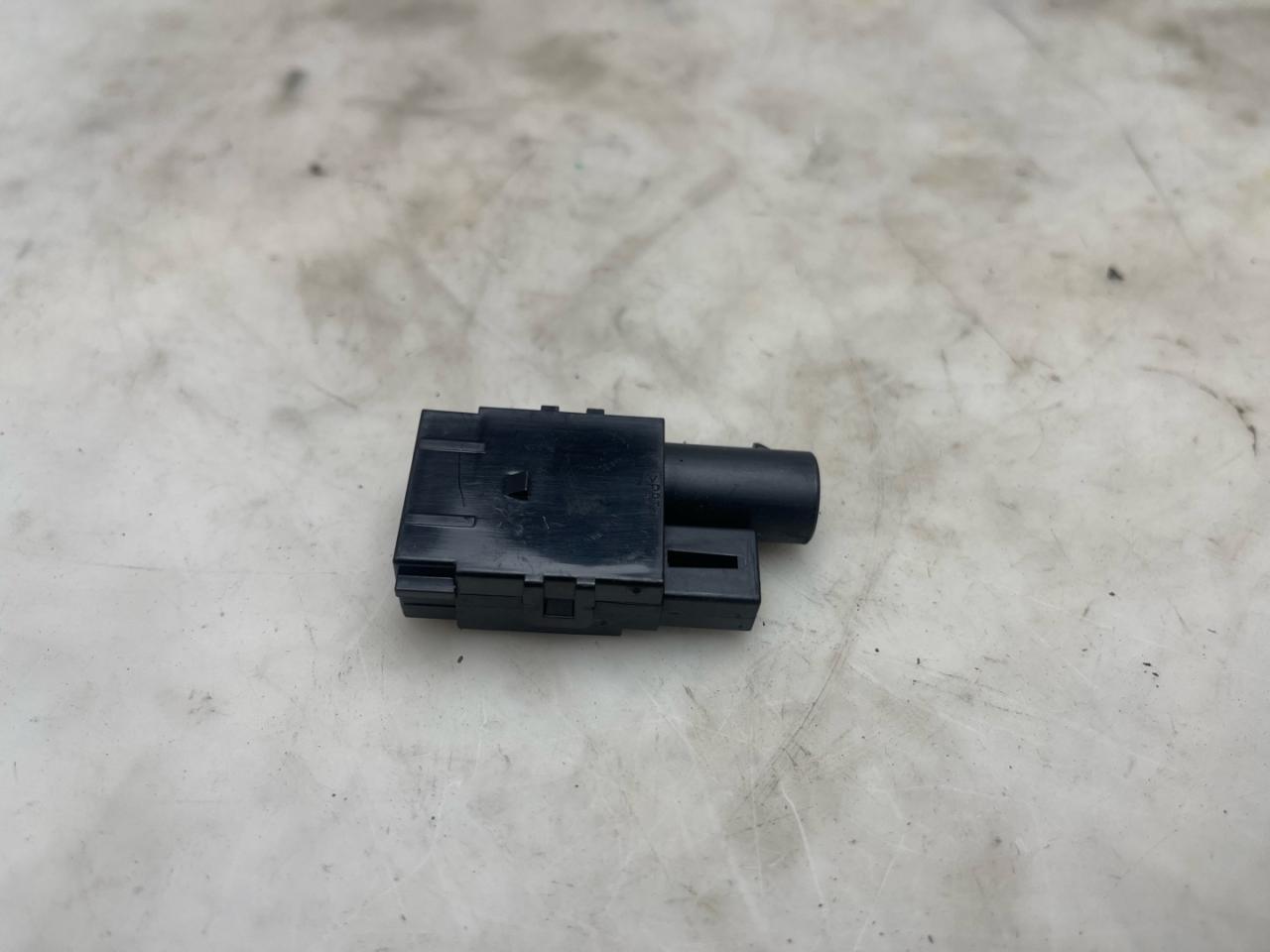 датчик температуры Acura RDX 3 поколение 2019, 2.0 л., бензин, АКПП, белый, внедорожник 5 дв., полный привод, 80590TZ5A410M1 - фото №1