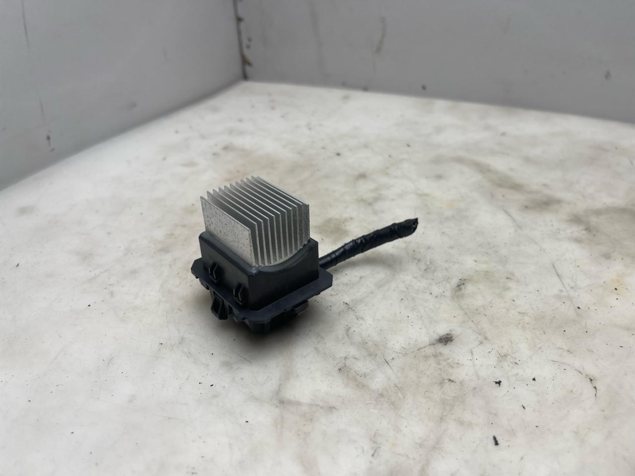 сопротивление печки Subaru Forester 5 поколение (SK) 2020, 2.5 л., бензин, АКПП, серый, внедорожник 5 дв., полный привод, T95261A, 193430011L9 - фото №1