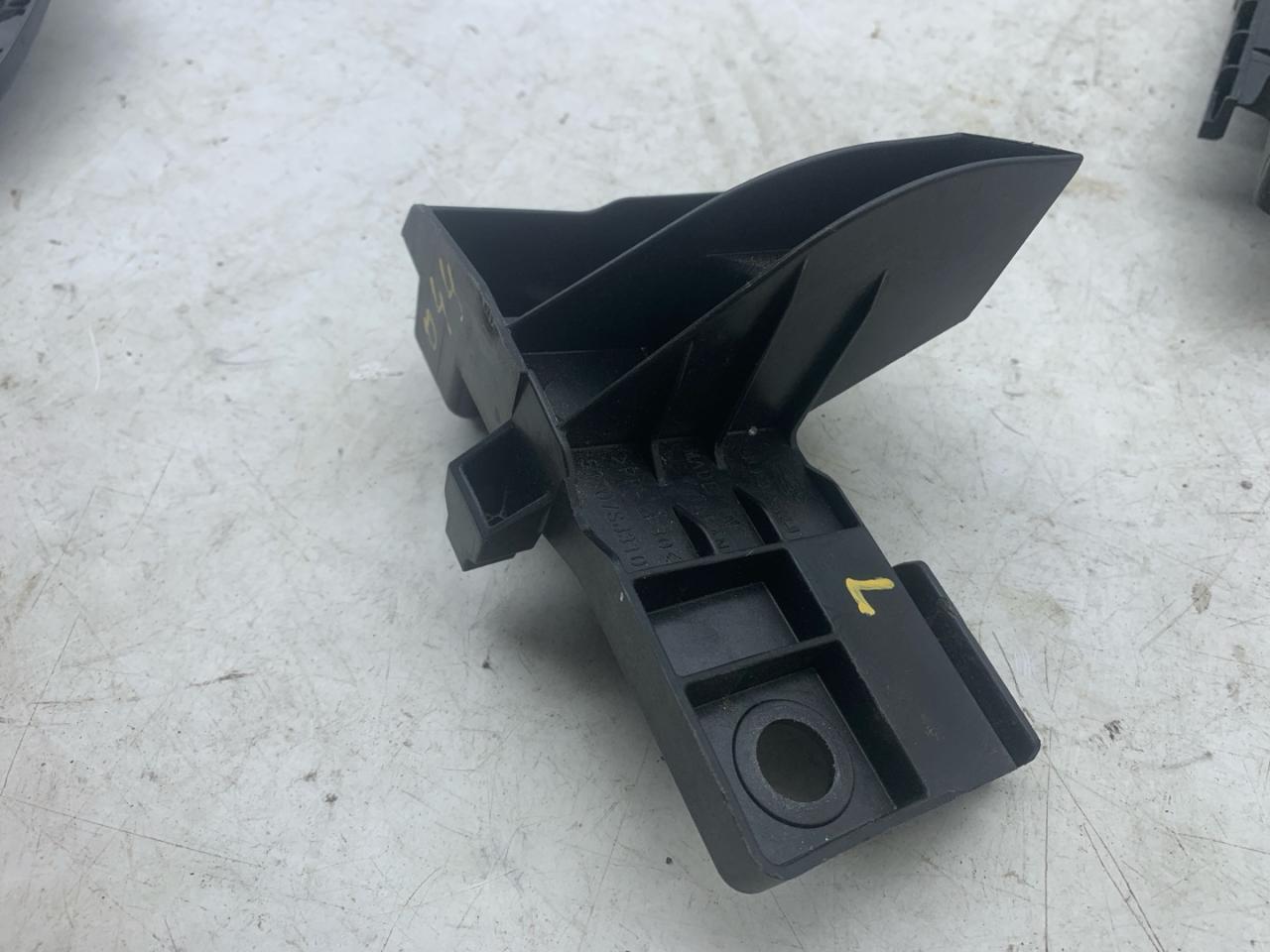 Крепление бампера заднего Subaru Forester 5 поколение (SK) 2020, 2.5 л., бензин, АКПП, серый, внедорожник 5 дв., полный привод, 57707SJ310 - фото №1