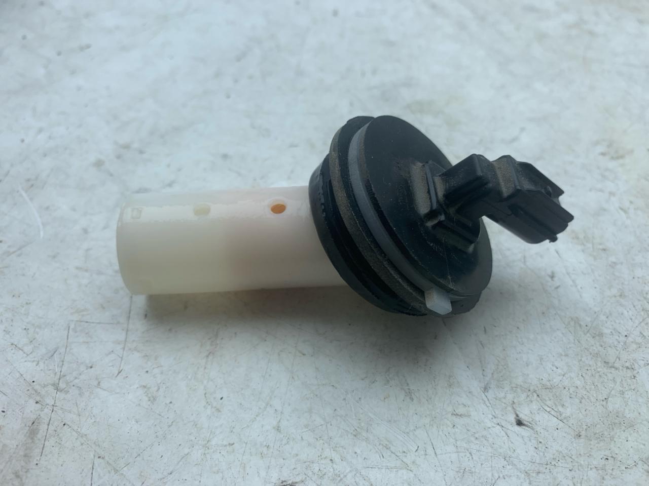 датчик уровня омывающей жидкости Ford Bronco Sport 1 поколение 2021, 1.5 л., бензин, АКПП, серебряный, внедорожник 5 дв., полный подключаемый привод - фото №1