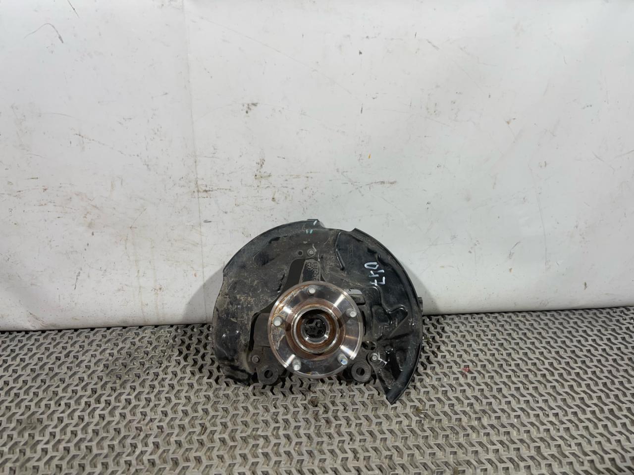 ступица передняя левая Ford Bronco Sport 1 поколение 2021, 1.5 л., бензин, АКПП, серебряный, внедорожник 5 дв., полный подключаемый привод, LX6C3K170C2A - фото №1