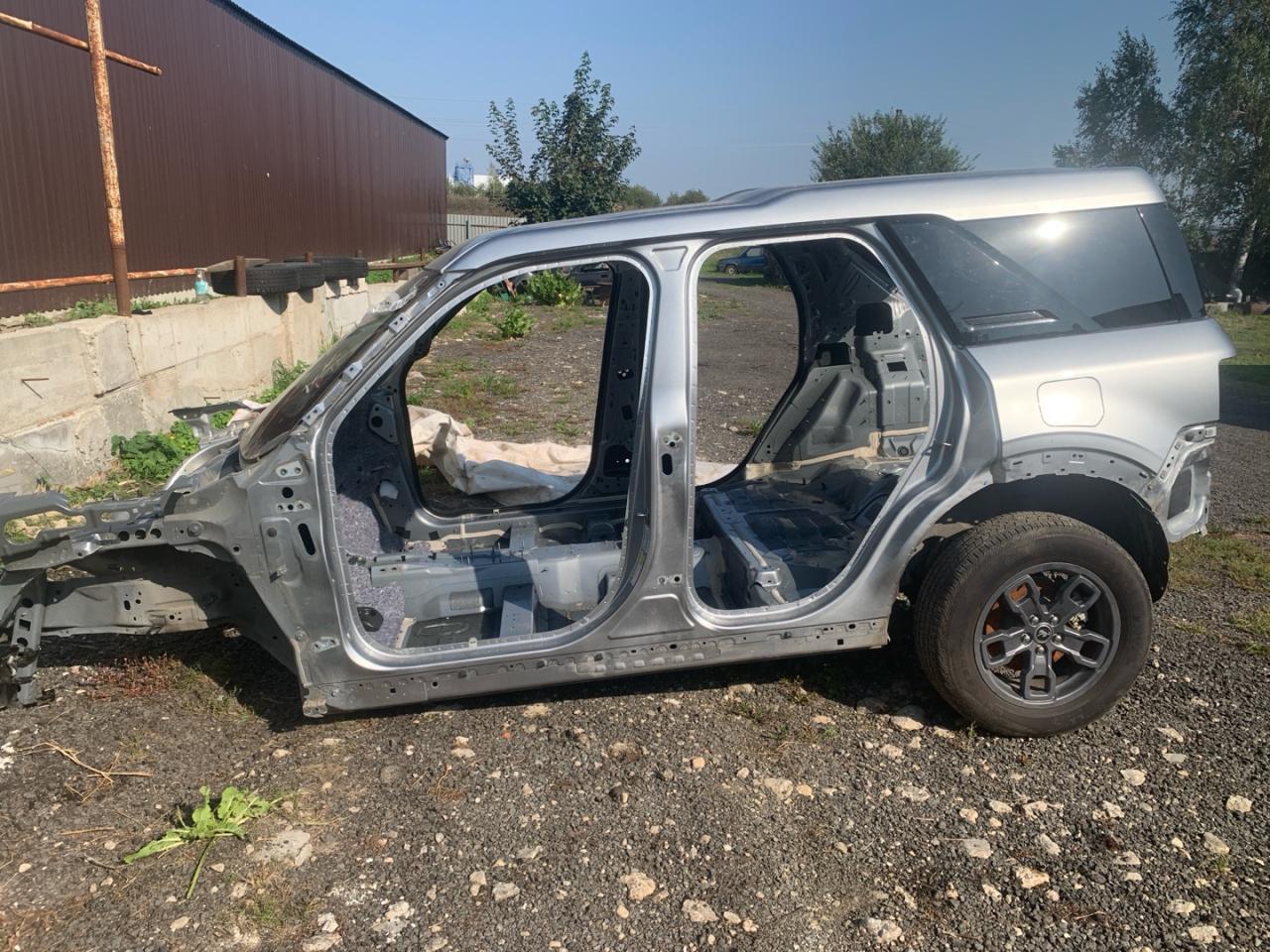 Стойка кузовная центральная левая Ford Bronco Sport 1 поколение 2021, 1.5 л., бензин, АКПП, серебряный, внедорожник 5 дв., полный подключаемый привод - фото №1