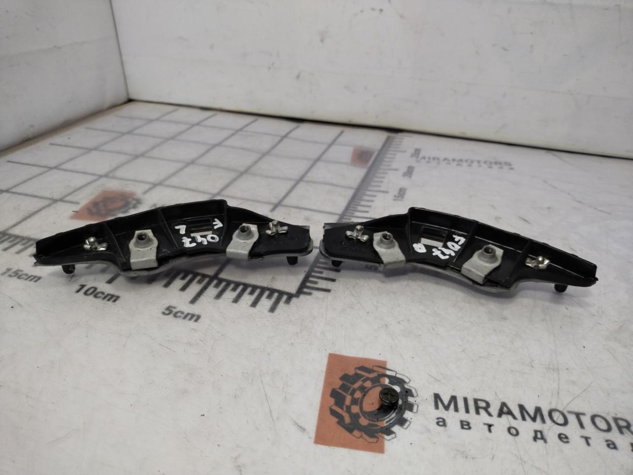 Крепление бампера переднего Ford Bronco Sport 1 поколение 2021, 1.5 л., бензин, АКПП, серебряный, внедорожник 5 дв., полный подключаемый привод, M1PB17D959AB, M1PB17D958AB - фото №1