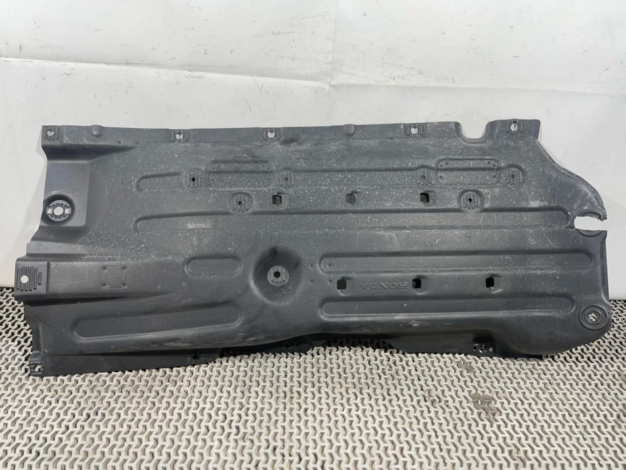 защита днища Acura RDX 3 поколение 2019, 2.0 л., бензин, АКПП, белый, внедорожник 5 дв., полный привод - фото №1