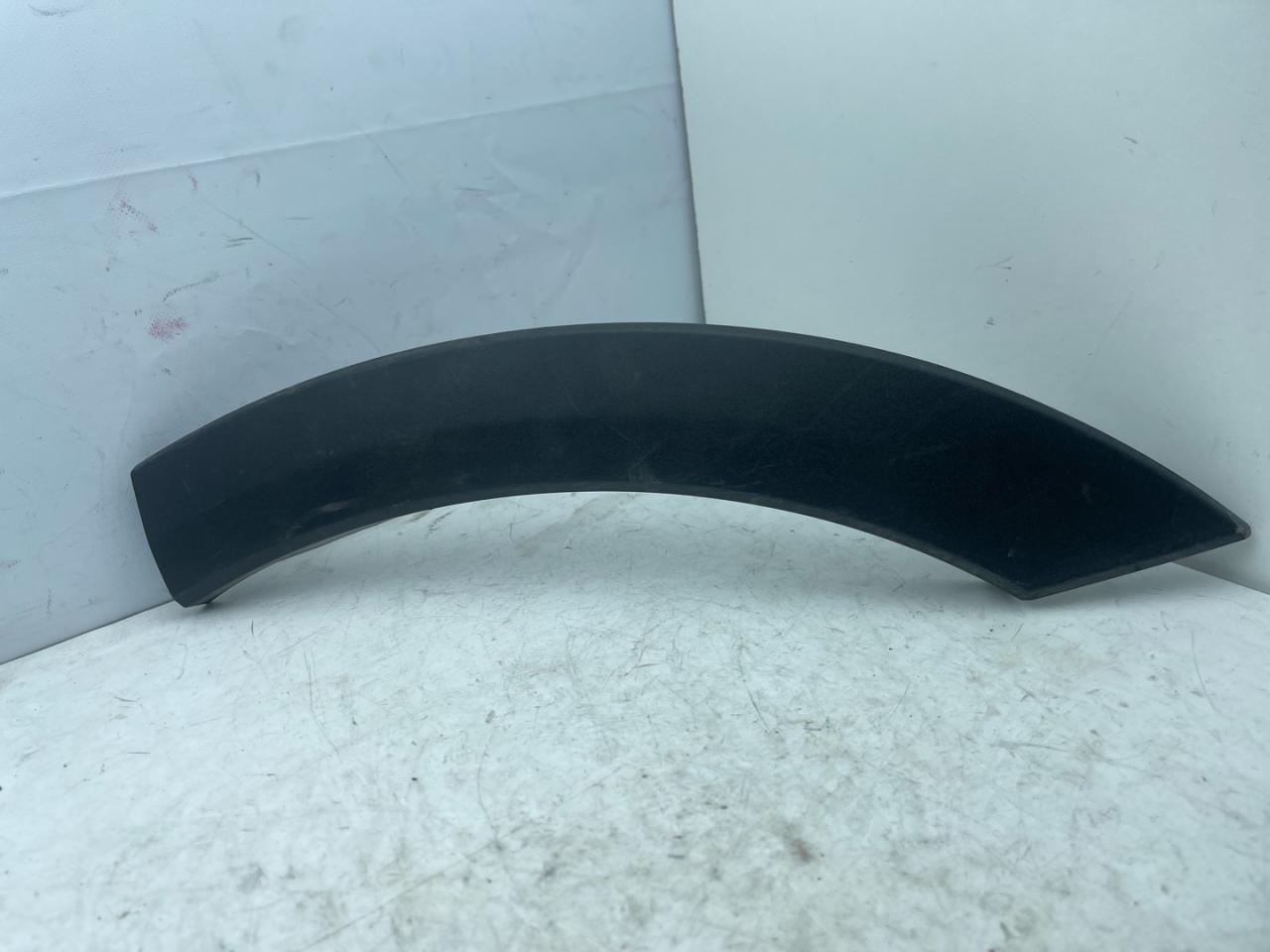 молдинг крыла заднего левого Ford Bronco Sport 1 поколение 2021, 1.5 л., бензин, АКПП, серебряный, внедорожник 5 дв., полный подключаемый привод, M1PBS291C21AC - фото №1