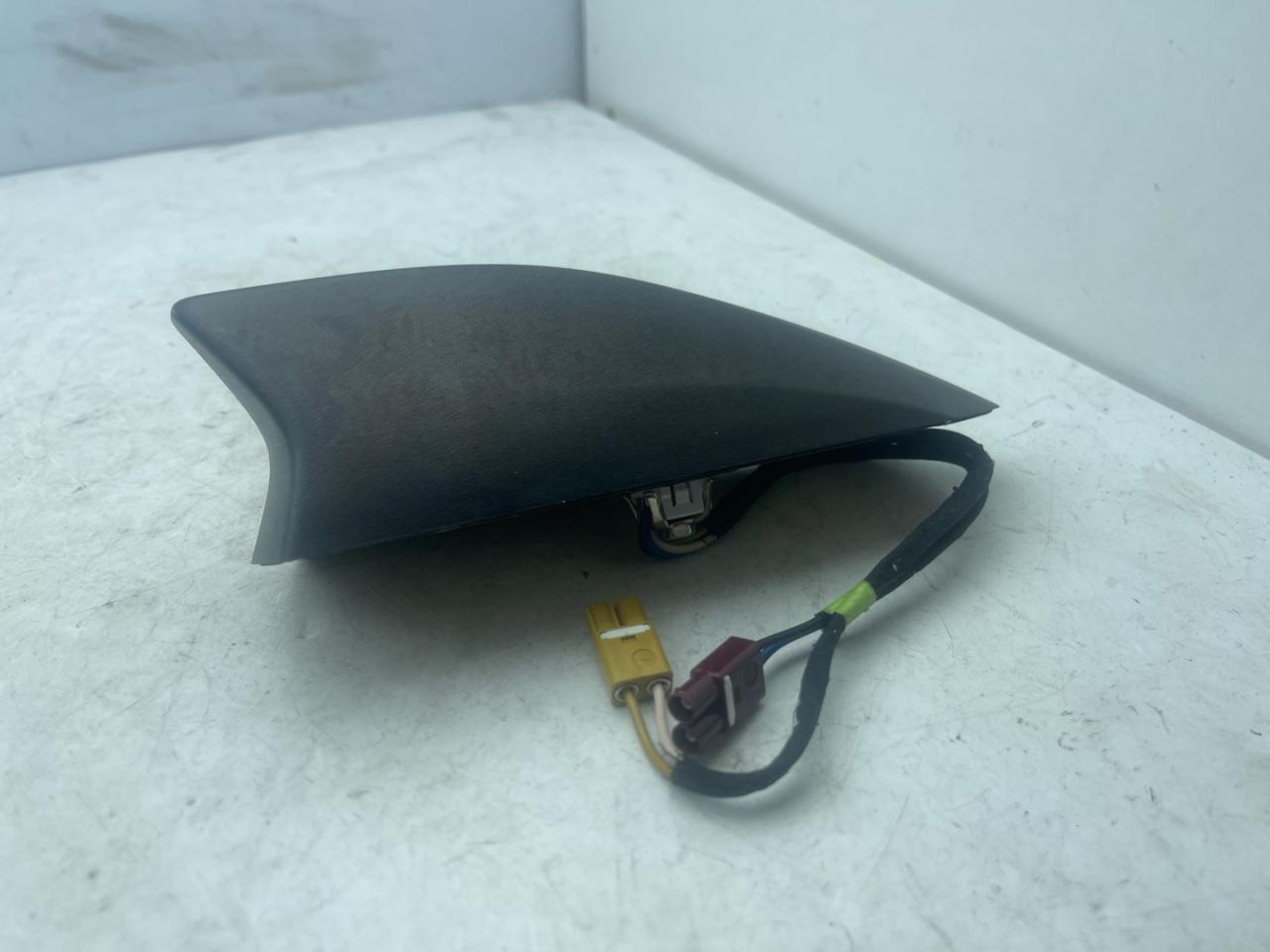 антенна Chevrolet Equinox 3 поколение 2019, 2.0 л., бензин, АКПП, черный, внедорожник 5 дв., полный привод, 84284668 - фото №1