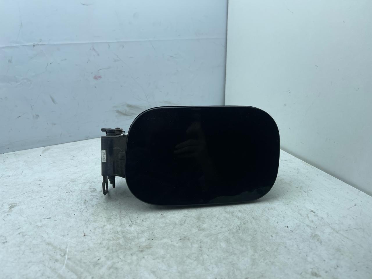 лючок топливного бака Chevrolet Equinox 3 поколение 2019, 2.0 л., бензин, АКПП, черный, внедорожник 5 дв., полный привод - фото №1