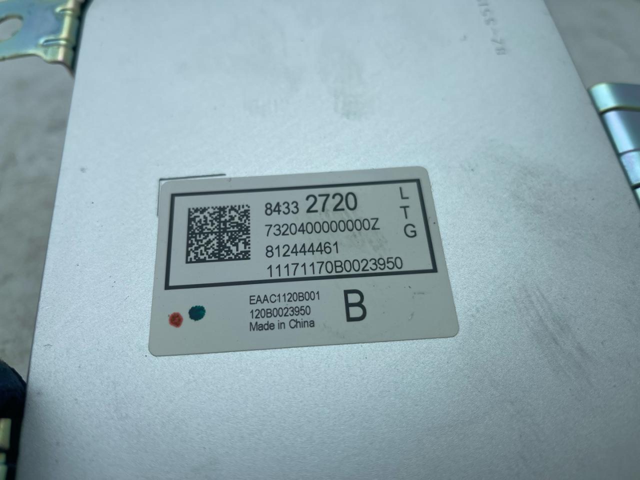 усилитель музыкальный Chevrolet Equinox 3 поколение 2018, 2.0 л., бензин, АКПП, синий, внедорожник 5 дв., передний привод, 84332720 - фото №1