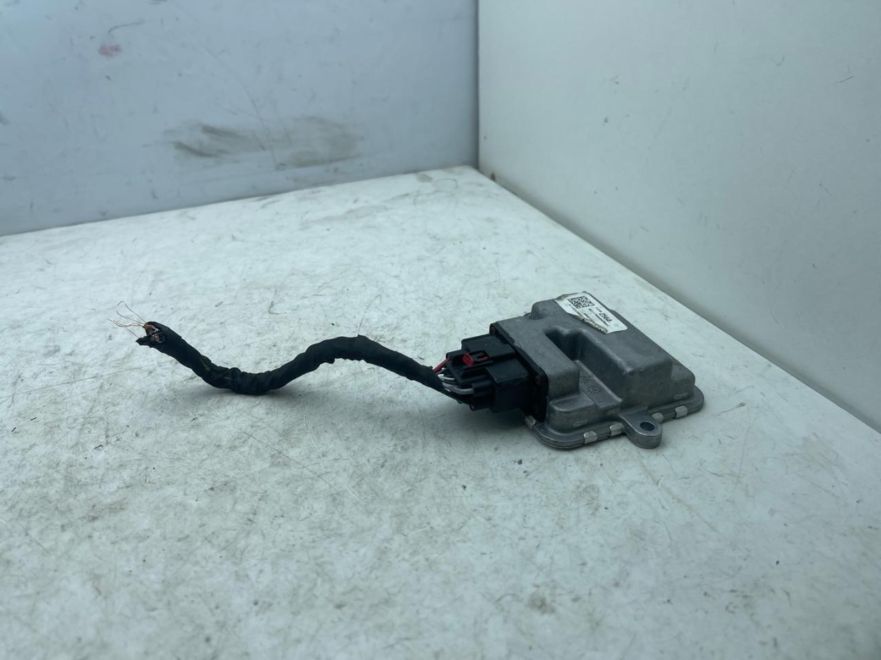 блок управления топливным насосом Chevrolet Equinox 3 поколение 2018, 2.0 л., бензин, АКПП, синий, внедорожник 5 дв., передний привод, 23282564 - фото №1