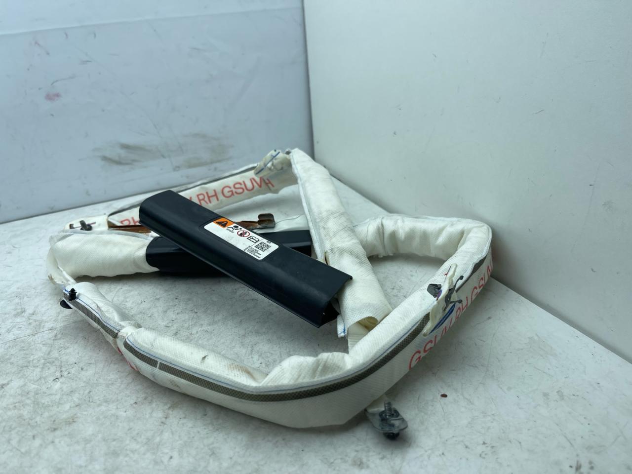 подушка безопасности боковая (шторка) Buick Encore 1 поколение 2014, 1.4 л., бензин, АКПП, баклажан, внедорожник 5 дв., 95327403 - фото №1