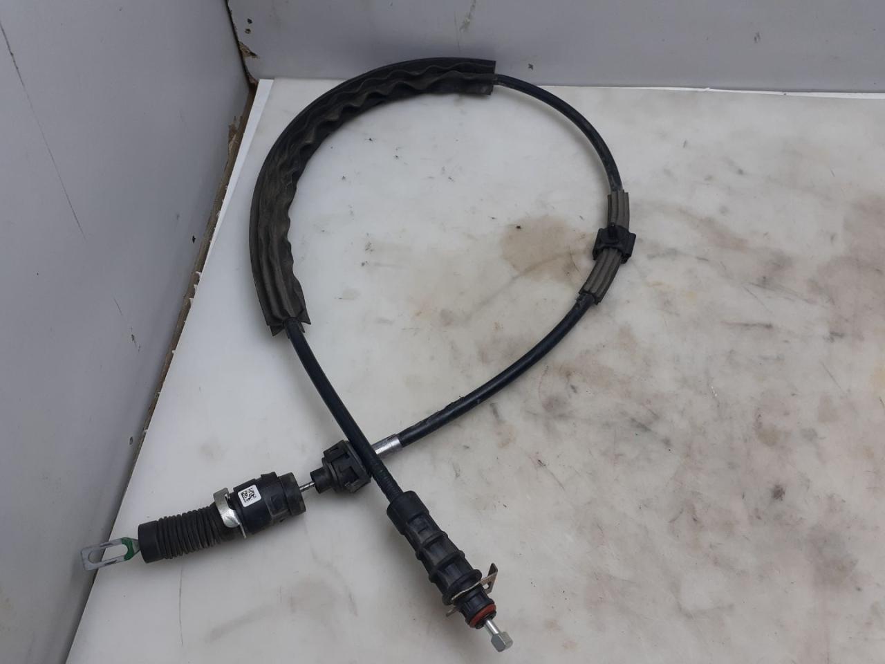 трос кулисы КПП Volkswagen Tiguan 2 поколение 2018, 2.0 л., FSI, бензин, АКПП, белый, внедорожник 5 дв. - фото №1