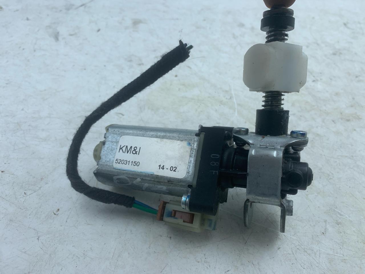 моторчик регулировки сиденья Buick Encore 1 поколение 2014, 1.4 л., бензин, АКПП, баклажан, внедорожник 5 дв., 52031150 - фото №1