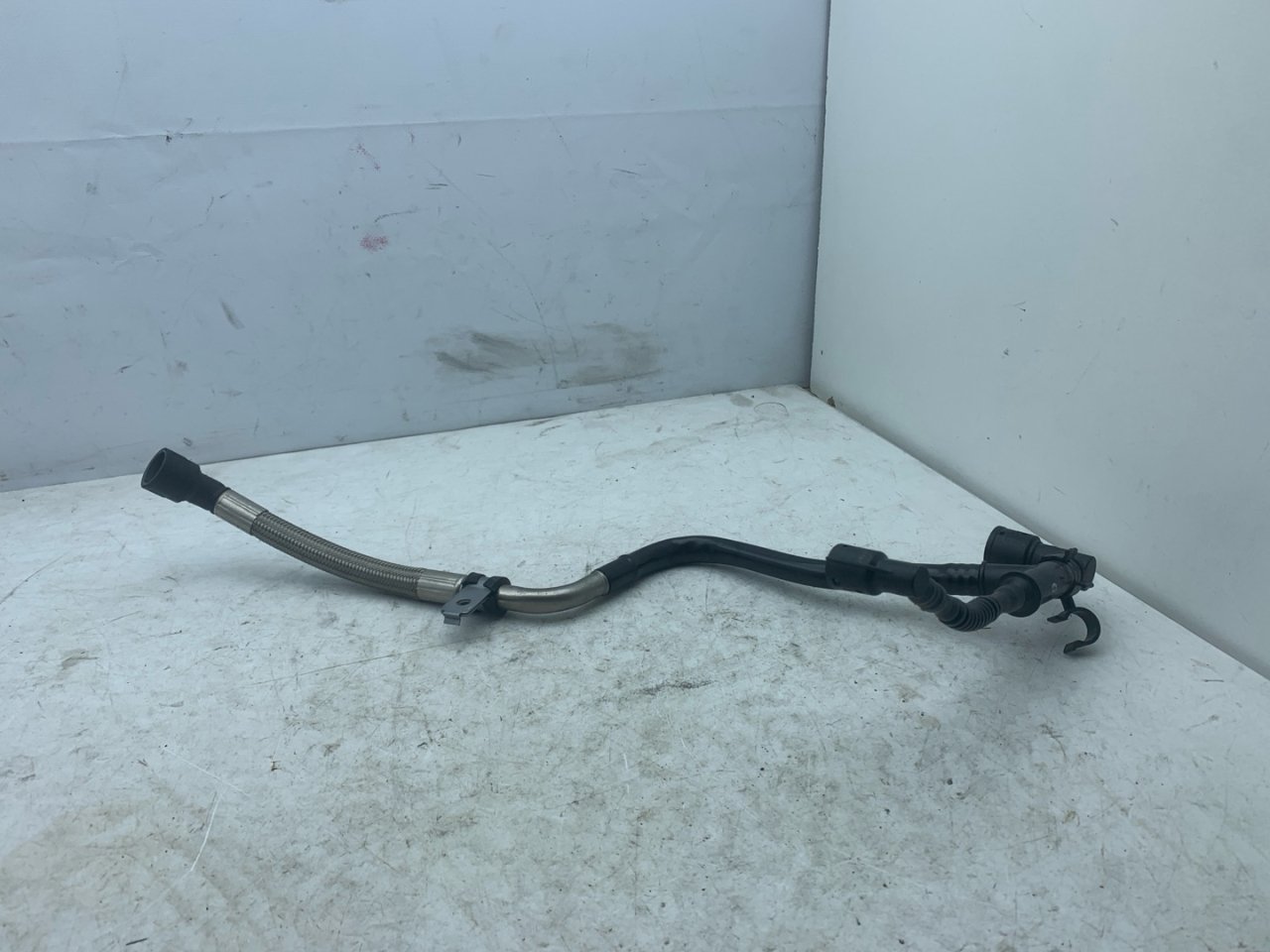 трубка системы рециркуляции EGR Chevrolet Equinox 3 поколение 2018, 2.0 л., бензин, АКПП, синий, внедорожник 5 дв., передний привод - фото №1