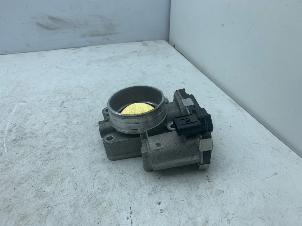 заслонка дроссельная Chevrolet Equinox 3 поколение 2018, 2.0 л., бензин, АКПП, синий, внедорожник 5 дв., передний привод, 12670837 - фото №1