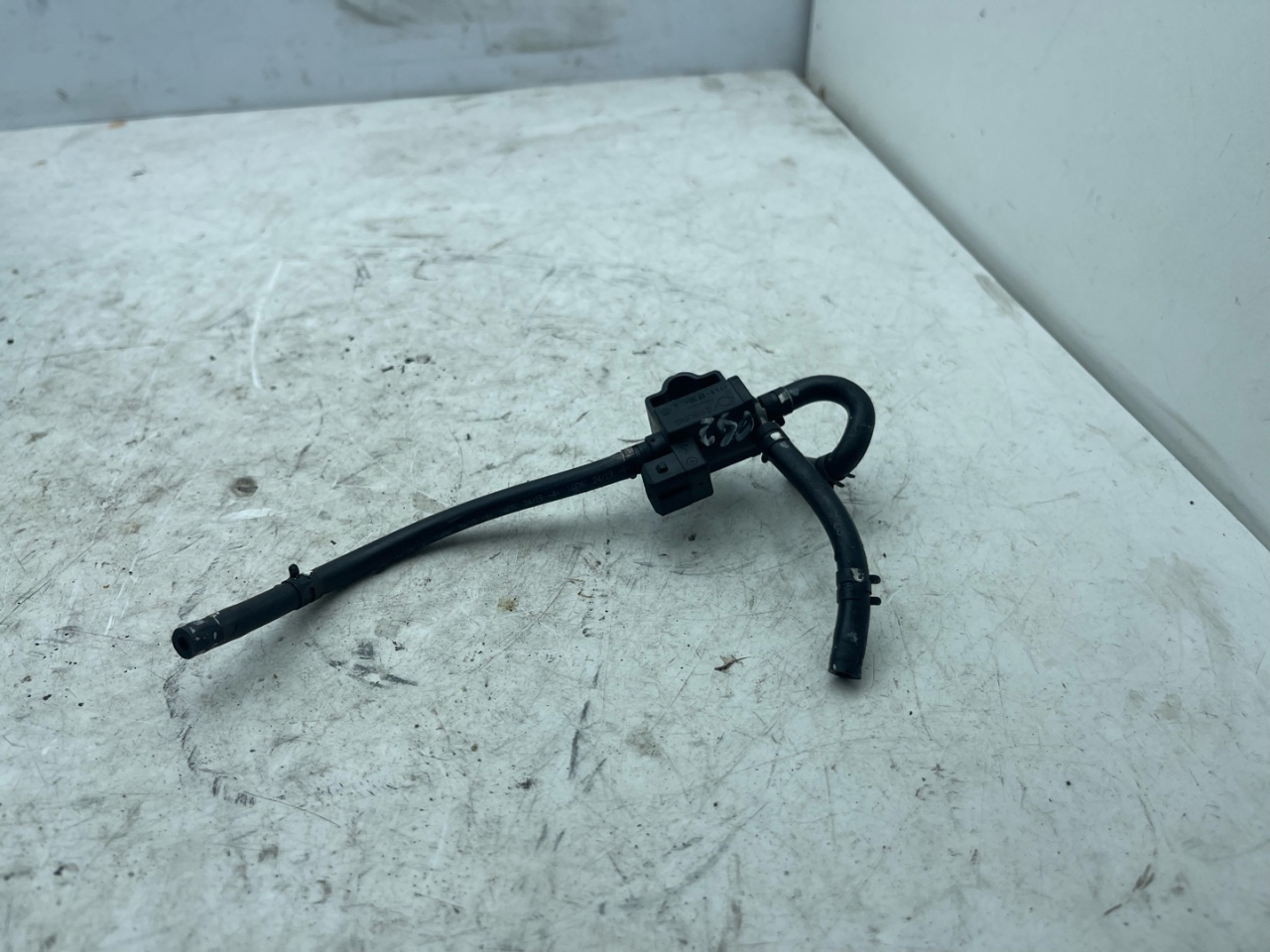 клапан управления турбиной (актуатор) Buick Encore 1 поколение 2014, 1.4 л., бензин, АКПП, баклажан, внедорожник 5 дв. - фото №1