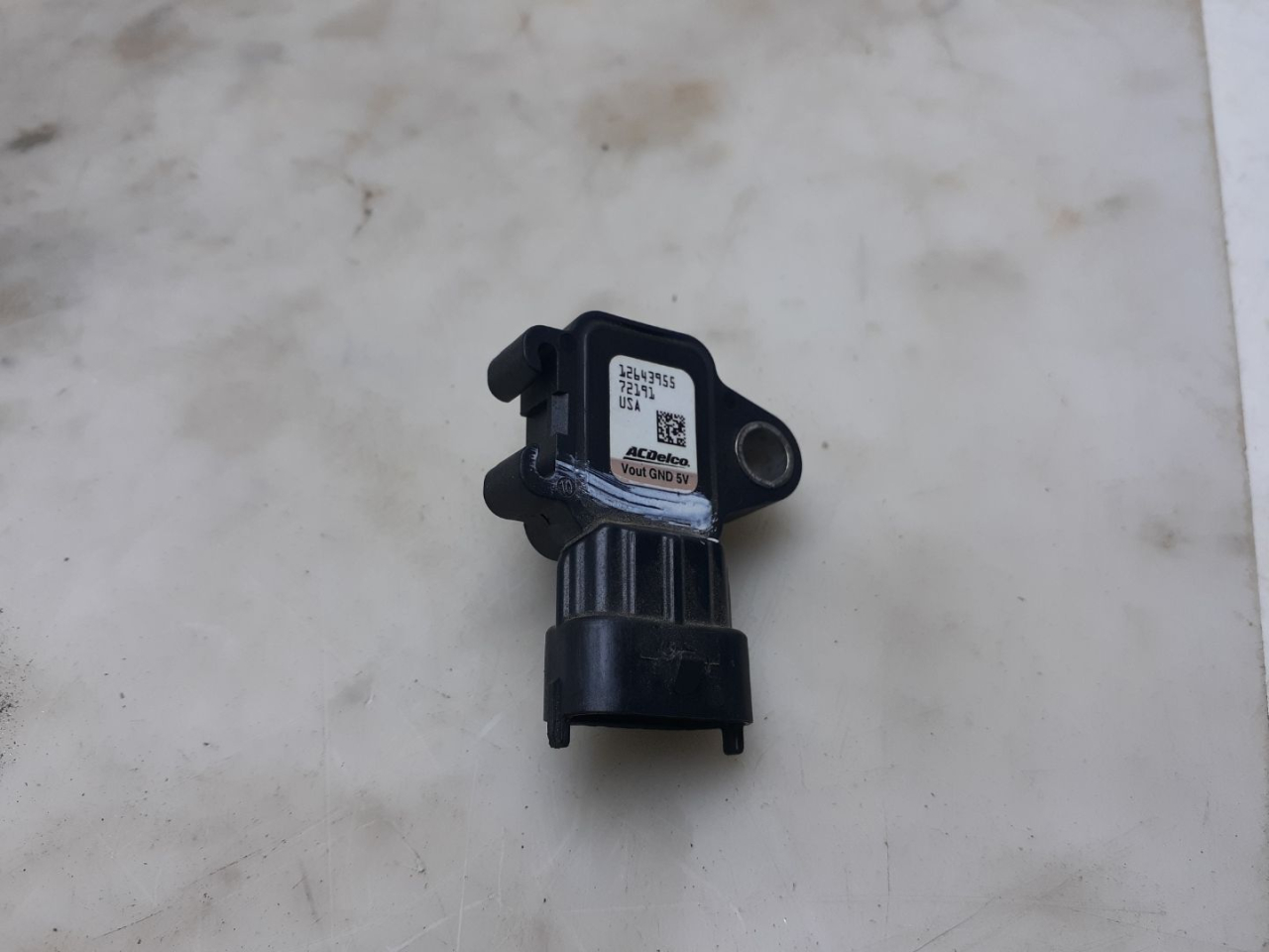 датчик абсолютного давления Chevrolet Equinox 3 поколение 2018, 2.0 л., бензин, АКПП, синий, внедорожник 5 дв., передний привод, 12643955 - фото №1