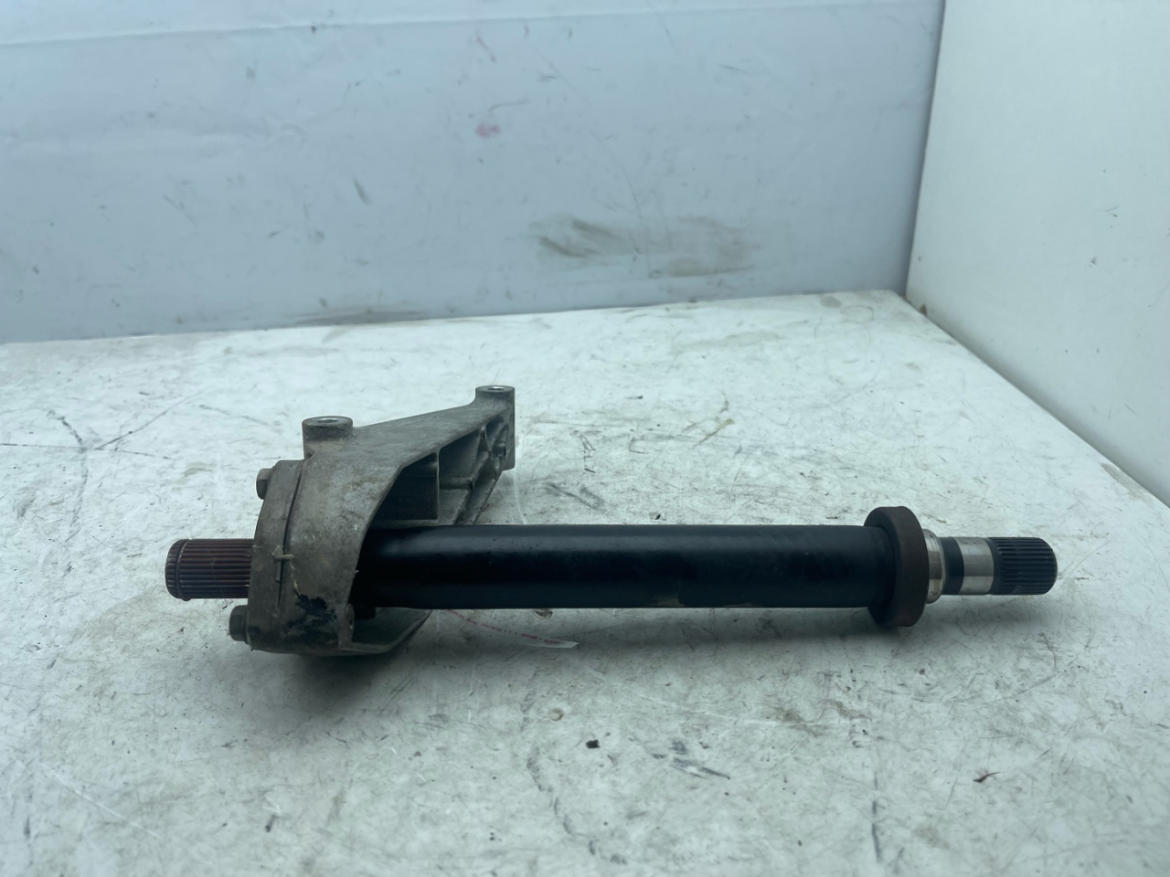 полуось (приводной вал, ШРУС) Buick Encore 1 поколение 2014, 1.4 л., бензин, АКПП, баклажан, внедорожник 5 дв., 13365071 - фото №1