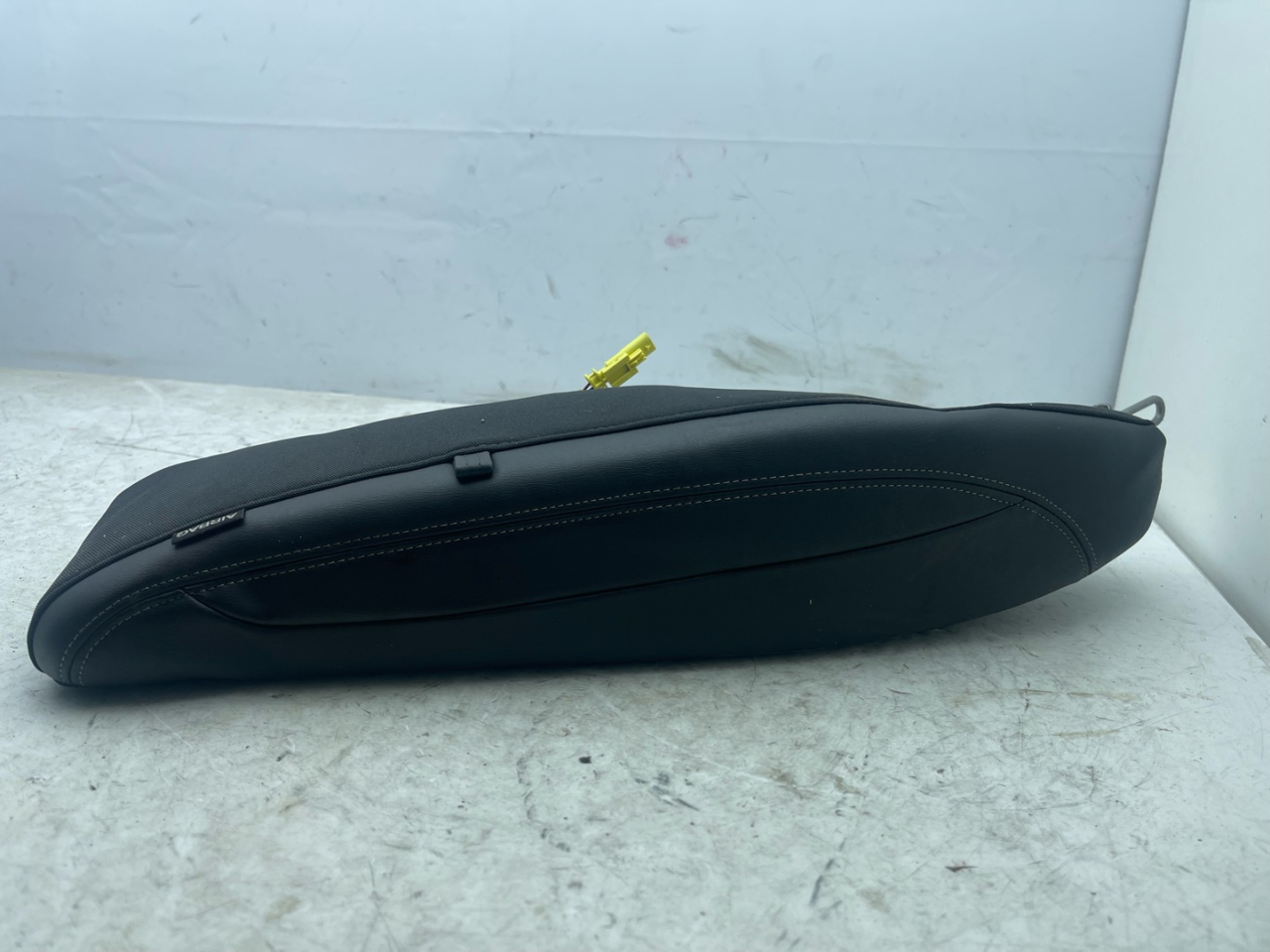 подушка безопасности Buick Encore 1 поколение 2014, 1.4 л., бензин, АКПП, баклажан, внедорожник 5 дв., 95415746 - фото №1