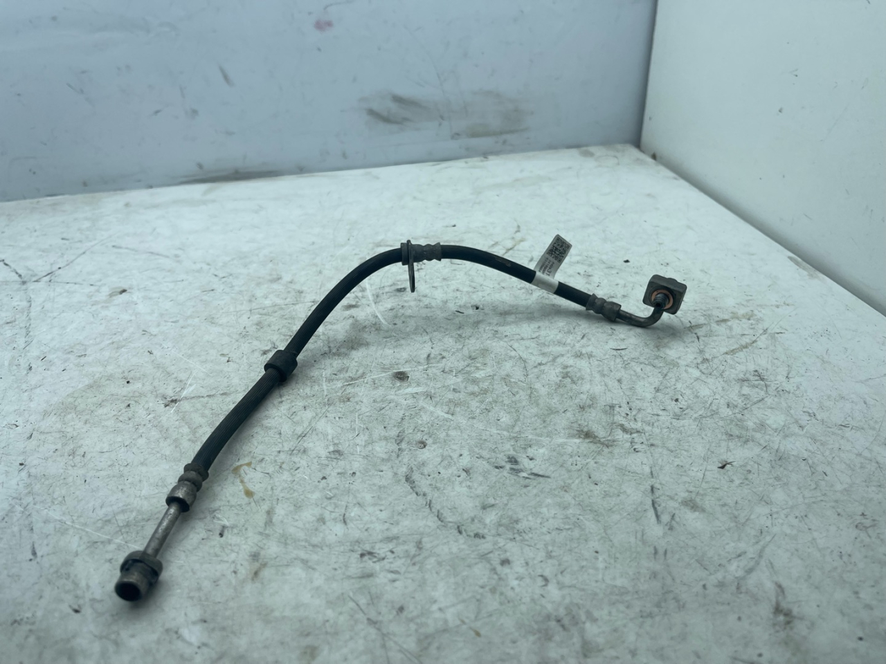 шланг тормозной Chevrolet Equinox 3 поколение 2018, 2.0 л., бензин, АКПП, синий, внедорожник 5 дв., передний привод, 84293149 - фото №1