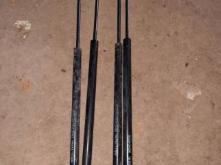 амортизатор крышки багажника (3-5 двери) Volvo V40 1 поколение [2-й рестайлинг] 2004, 8D9827574, 871027209