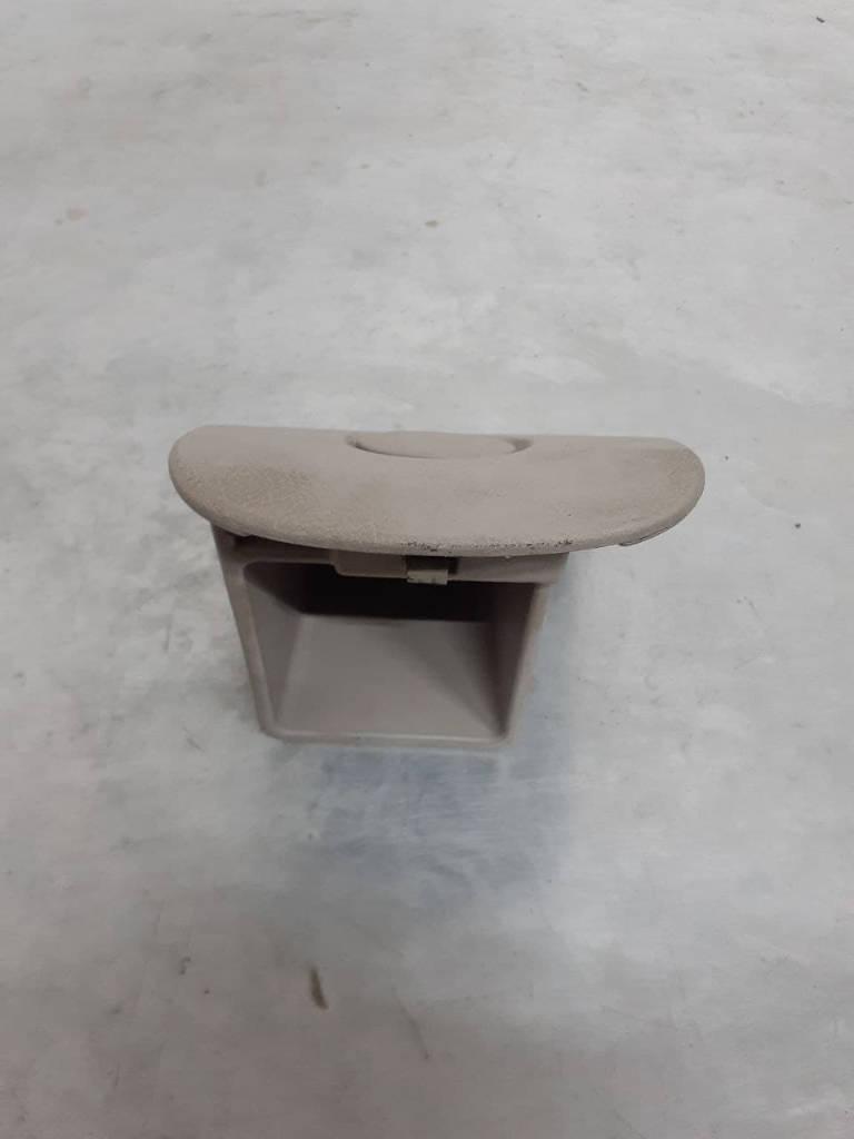 бардачок Citroen C5 1 поколение 2004 - фото №1