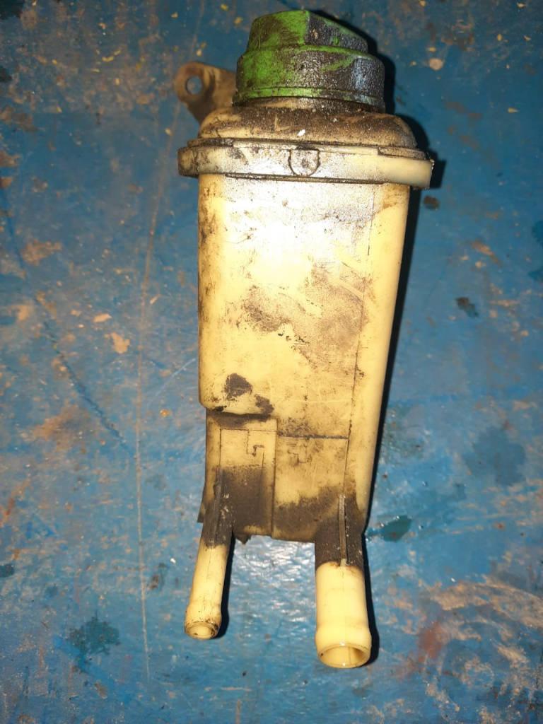 бачок гидроусилителя Audi A6 4B/C5 C5 2000, 8D0422373C - фото №1