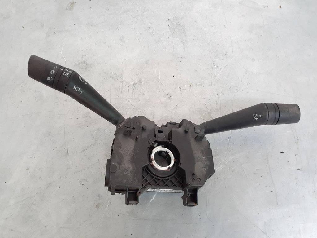 переключатель подрулевой (стрекоза) Citroen Nemo 1 поколение 2012, 86261000 - фото №1