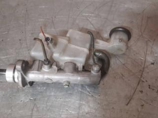 цилиндр тормозной главный Toyota Corolla Verso 1 поколение 2003