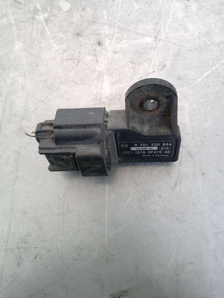 датчик абсолютного давления Ford C-Max 1 поколение 2006, 1.8 л., бензин, 261230044 - фото №1