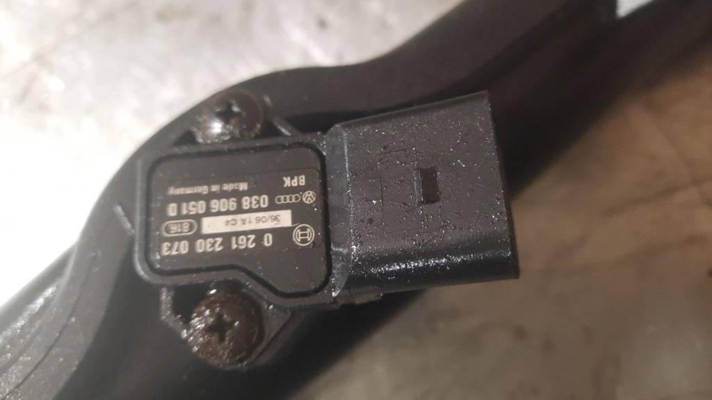 датчик абсолютного давления Volkswagen Passat B6 2006, 2.0 л., 261230073 - фото №1