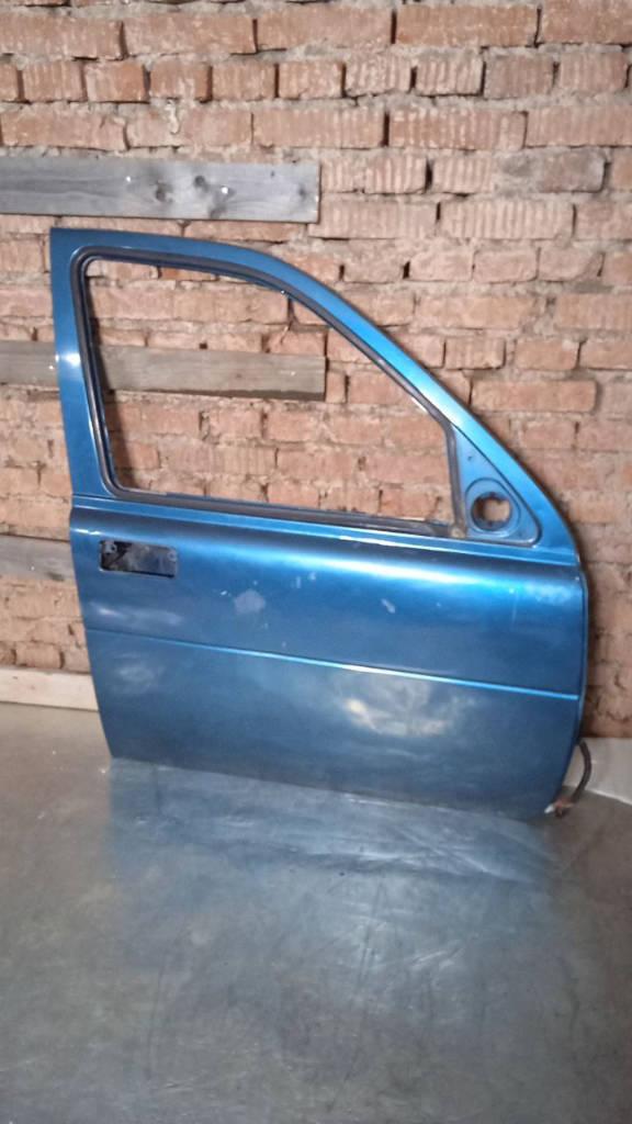 дверь передняя правая Land Rover Freelander 1 поколение 1998 - фото №1