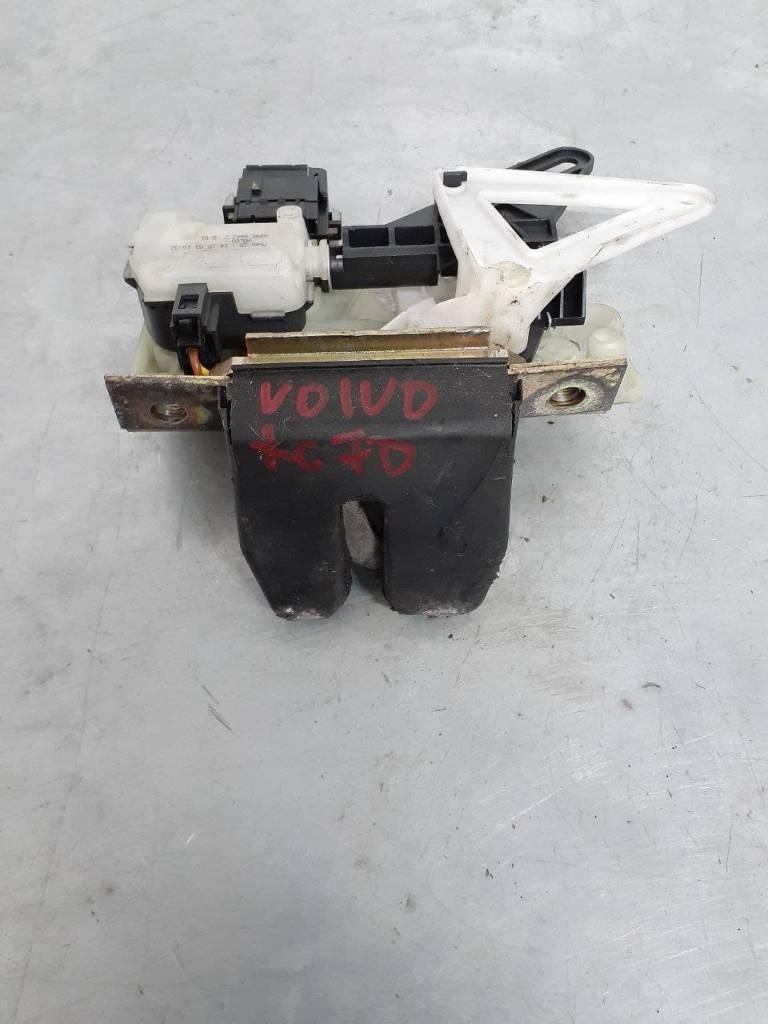 замок багажника Volvo XC70 1 поколение 2000 - фото №1