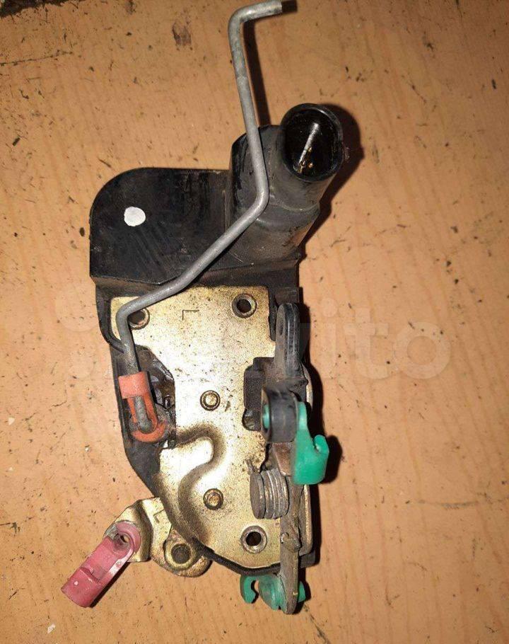 замок двери передней левой Chrysler Stratus 1 поколение 1999 - фото №1