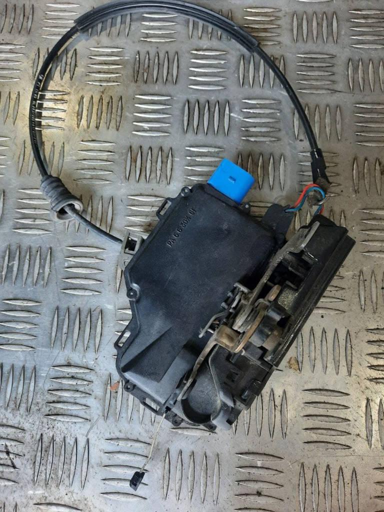 замок двери передней правой SEAT Ibiza 3 поколение 2003 - фото №1