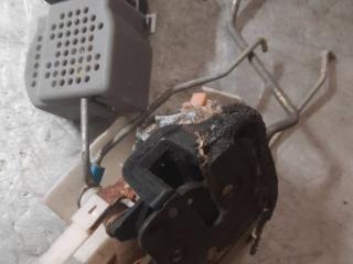 замок двери передней правой Kia Magentis 1 поколение [рестайлинг] 2004