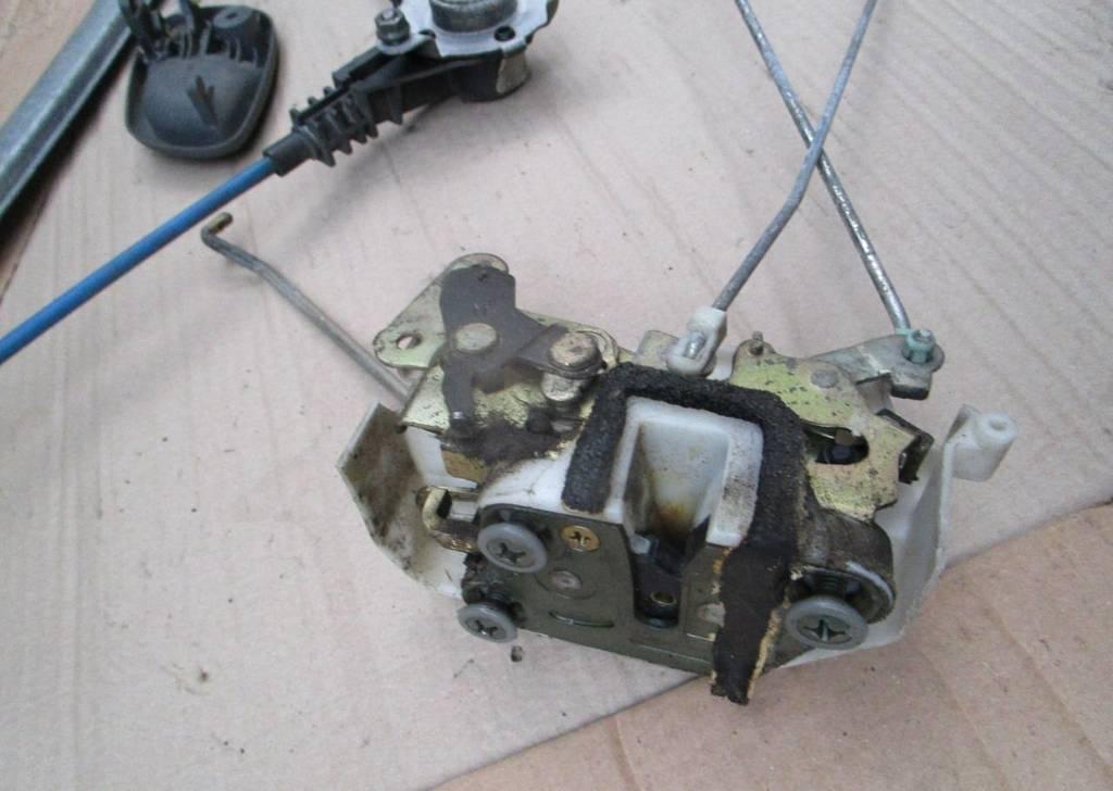 замок двери задней правой Opel Agila 1 поколение (A) 2001 - фото №1