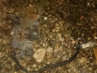 замок капота Mazda 6 GG 2004