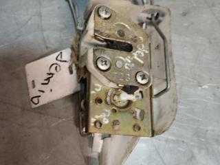 замок двери передней правой Mazda Demio DW [рестайлинг] 2001, 1.3 л., бензин, DC6958310A